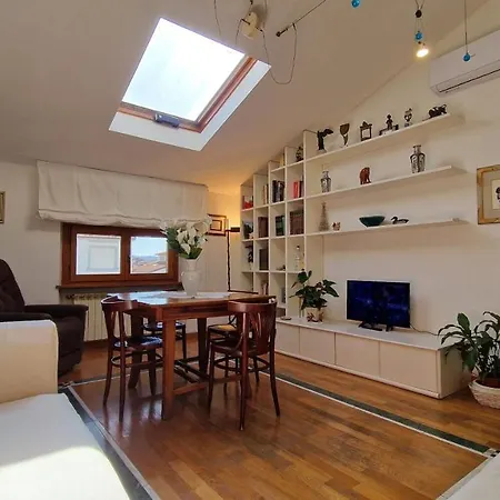 Foscolo Steps To The Sea * ヴィアレッジョ